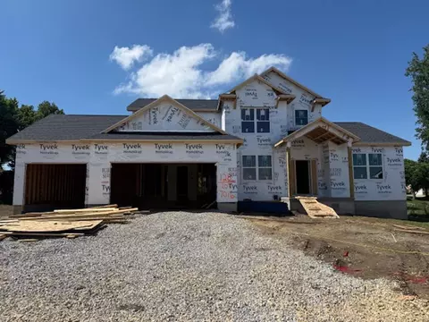 128 Sunbird Ct, Waterloo, IA 50701
