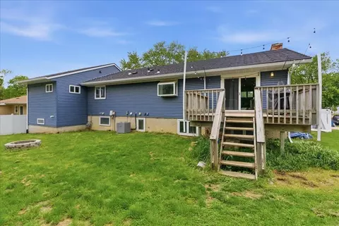 Exterior - 307 Lambeth Rd, Waterloo, IA 50701 photo 1 of 4