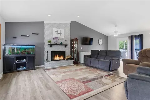 Living - 307 Lambeth Rd, Waterloo, IA 50701 photo 1 of 1
