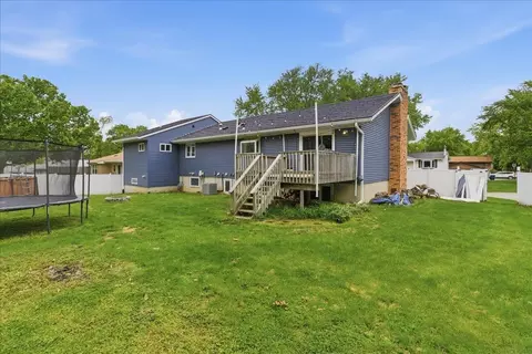 Exterior - 307 Lambeth Rd, Waterloo, IA 50701 photo 3 of 4