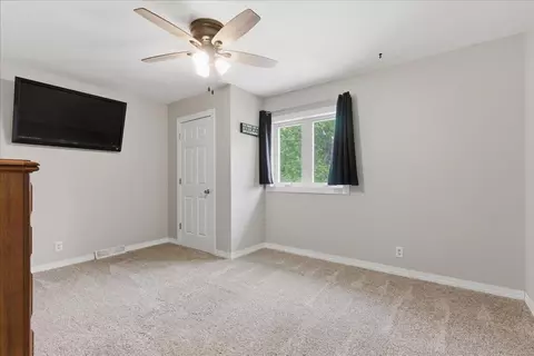 Bedroom - 307 Lambeth Rd, Waterloo, IA 50701 photo 6 of 10