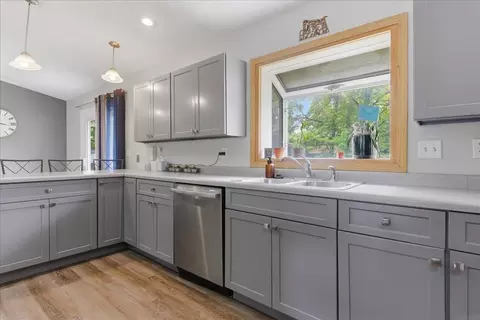 Kitchen - 307 Lambeth Rd, Waterloo, IA 50701 photo 2 of 5