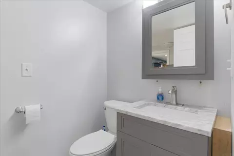 Bath - 307 Lambeth Rd, Waterloo, IA 50701 photo 6 of 7