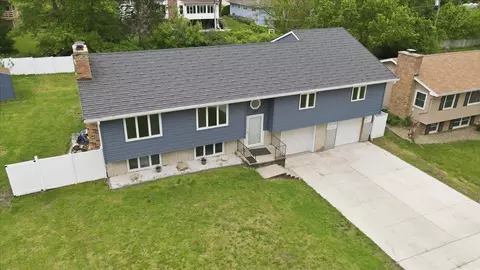 307 Lambeth Rd, Waterloo, IA 50701