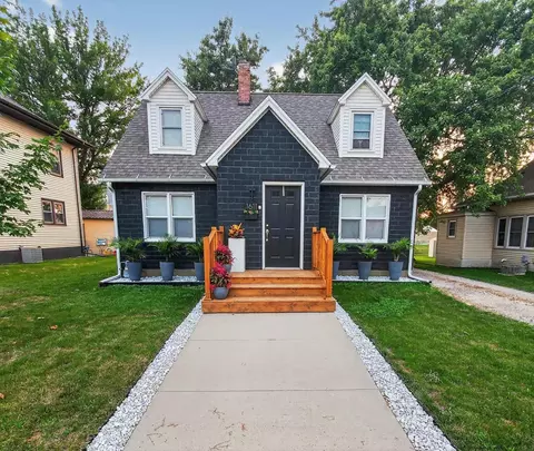 1611 5th St, Gilbertville, IA 50634