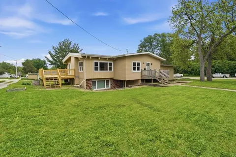 1016 Catherine St, Cedar Falls, IA 50613