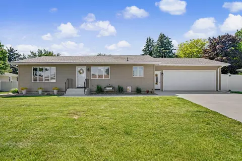 1264 9th St, Jesup, IA 50648