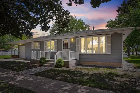 808 Frost St, Grundy Center, IA 50638