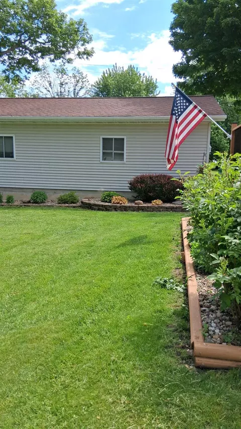 Exterior - 207 2nd St, Frederika, IA 50631 photo 6 of 7