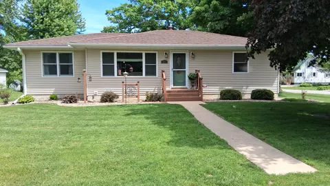 207 2nd St, Frederika, IA 50631
