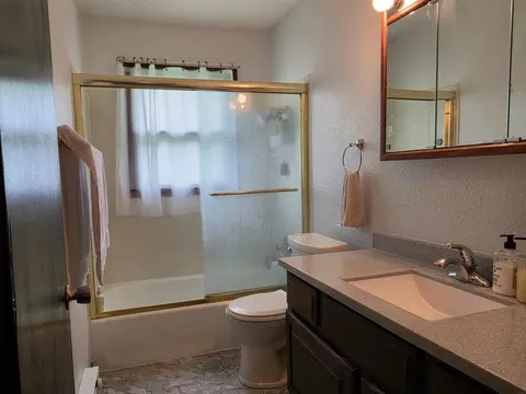 Bath - 149 Vera Dr, Waterloo, IA 50701 photo 1 of 2