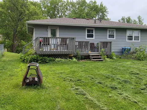 Exterior - 149 Vera Dr, Waterloo, IA 50701 photo 3 of 6