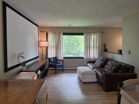 Living - 149 Vera Dr, Waterloo, IA 50701 photo 1 of 2