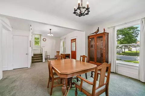 Dining - 208 SE 4th Ave, Waverly, IA 50677 photo 1 of 1