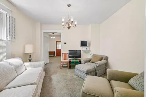 Living - 208 SE 4th Ave, Waverly, IA 50677 photo 1 of 2