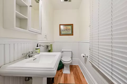 Bath - 208 SE 4th Ave, Waverly, IA 50677 photo 1 of 2
