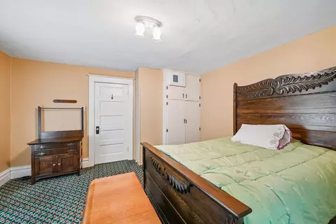 Bedroom - 208 SE 4th Ave, Waverly, IA 50677 photo 3 of 7