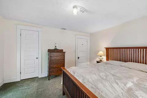 Bedroom - 208 SE 4th Ave, Waverly, IA 50677 photo 6 of 7