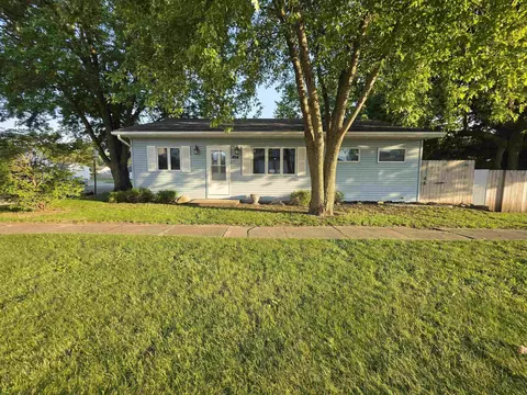 854 Douglas St, Jesup, IA 50648