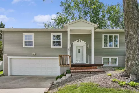 4202 Cardinal Dr, Cedar Falls, IA 50613