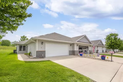 4102 Legacy Ln #1, Cedar Falls, IA 50613