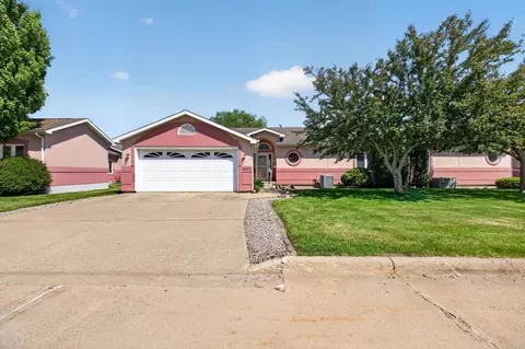 1817 W 18th St UNIT A, Cedar Falls, IA 50613