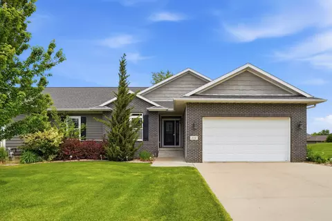 2726 Northview Ln, Cedar Falls, IA 50613