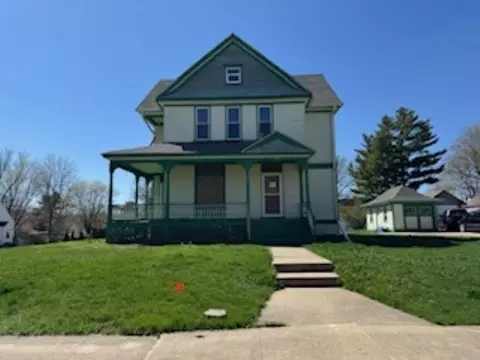 1007 7th St, Grundy Center, IA 50638