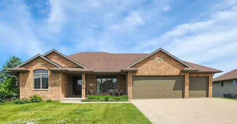 229 Winslow Dr, Manchester, IA 52057