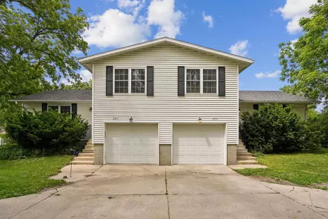 203-205 N Hackett Rd, Waterloo, IA 50701