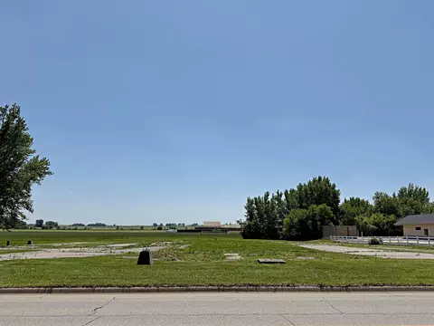 1805 1st St W, Independence, IA 50644