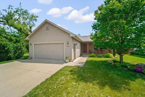 410 S Fulton St, Shell Rock, IA 50670