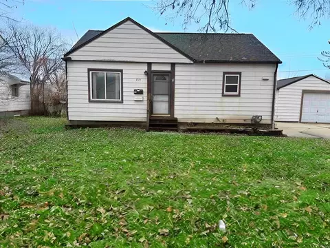 819 Hanna Blvd, Waterloo, IA 50701