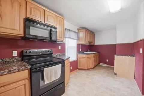 1415 Dearborn Ave, Waterloo, IA 50707 photo 12