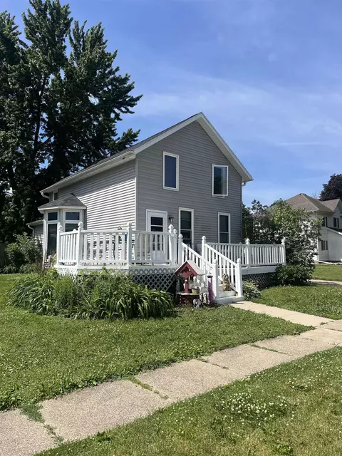 1019 Nash, Aplington, IA 50604