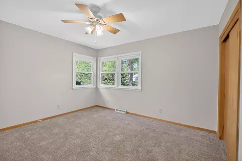 Bedroom - 443 S Hackett Rd, Waterloo, IA 50701 photo 4 of 5