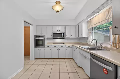 Kitchen - 443 S Hackett Rd, Waterloo, IA 50701 photo 1 of 4