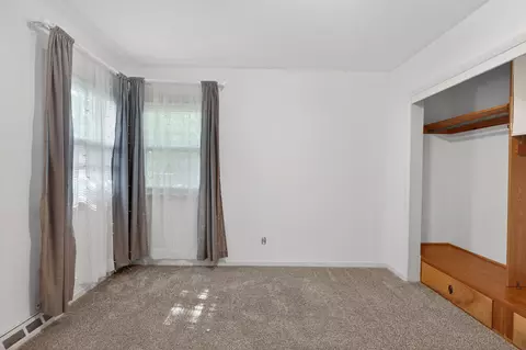 Bedroom - 443 S Hackett Rd, Waterloo, IA 50701 photo 2 of 5