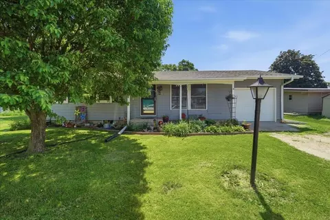 609 West St, Alden, IA 50006