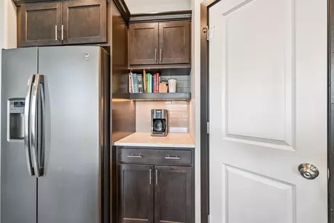 Kitchen - 1115 Partridge Ln, Waterloo, IA 50701 photo 2 of 3