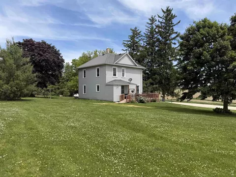 110 Suttle Creek Rd, Monona, IA 52159