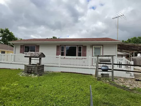 1525 Robin Rd, Waterloo, IA 50701