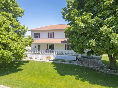 512 Pleasant St, Sumner, IA 50674