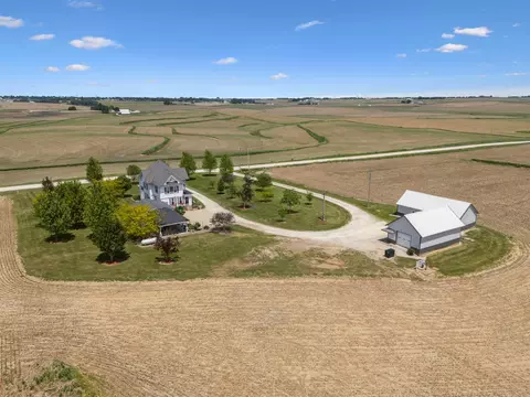 11796 120th St, Postville, IA 52162