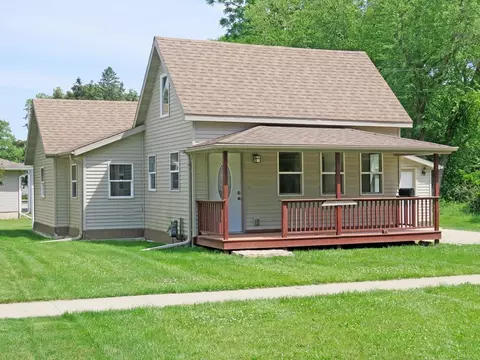 210 West St, Decorah, IA 52101