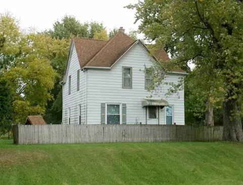 143 S Elk Run Rd, Waterloo, IA 50703