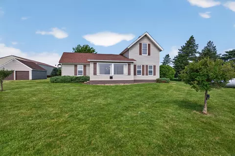 2996 Hwy 8, Dysart, IA 52224