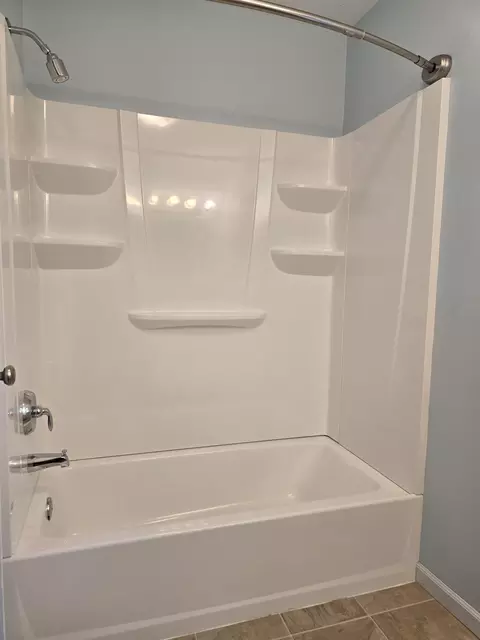 Bath - 809 E Main St, Decorah, IA 52101 photo 2 of 3