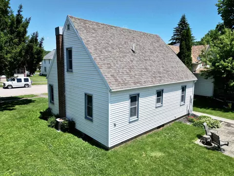 Exterior - 809 E Main St, Decorah, IA 52101 photo 2 of 3