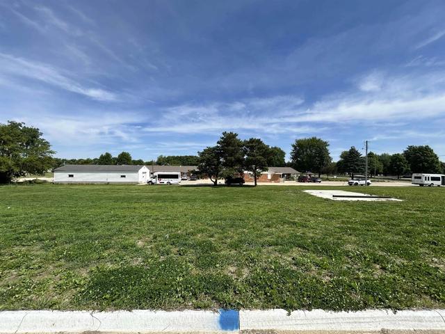 102 Maverick Ln, Riceville, IA 50466